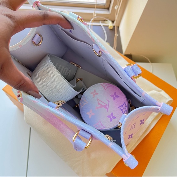 LOUIS VUITTON Onthego PM LIMITED EDITION - Picture 12 of 16